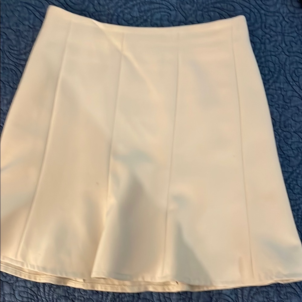 Elegant fluffy Cream Skirt